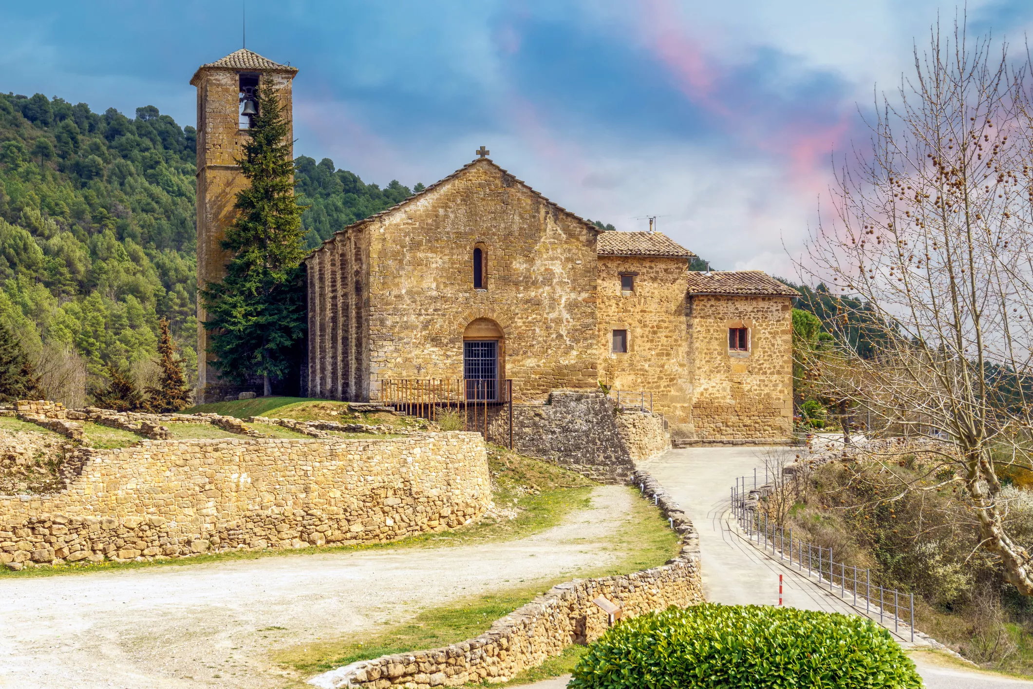 Església romànica de Sant Esteve d'Olius