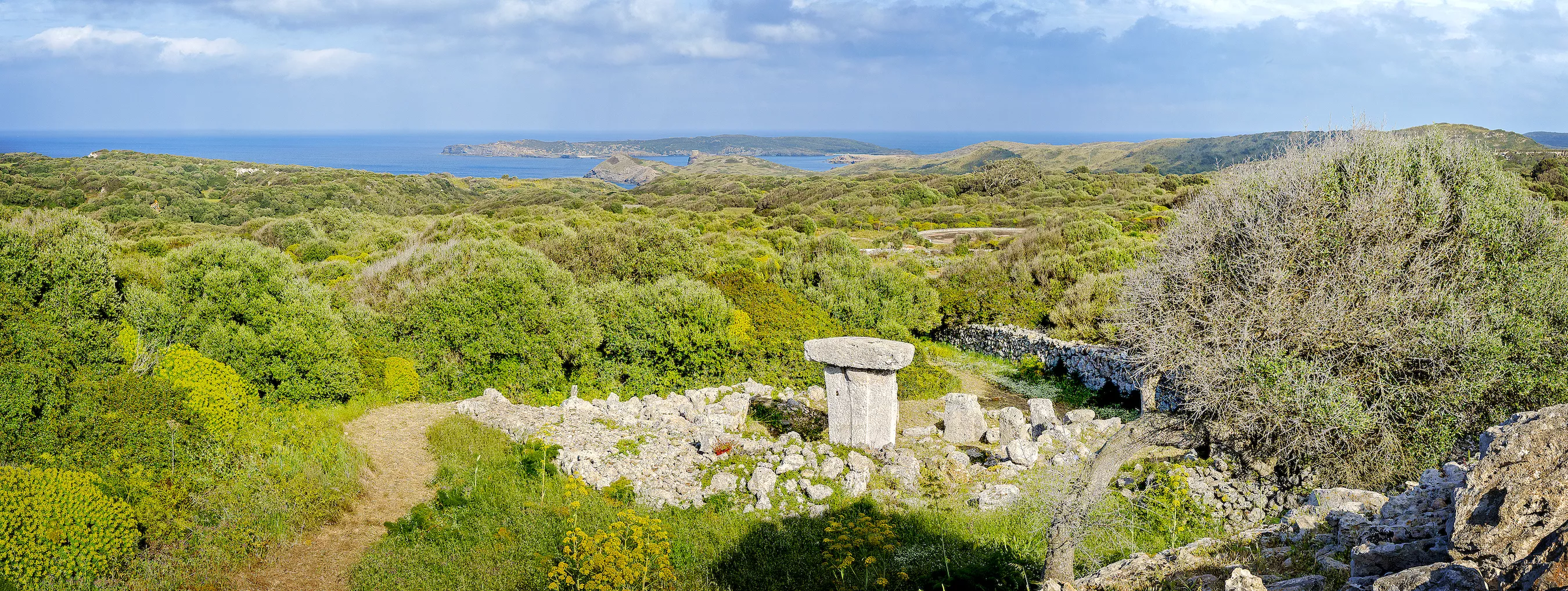 Situat a tocar de s’albufera des Grau, sa Torreta de Tramuntana és el poblat de referència del nord de Menorca