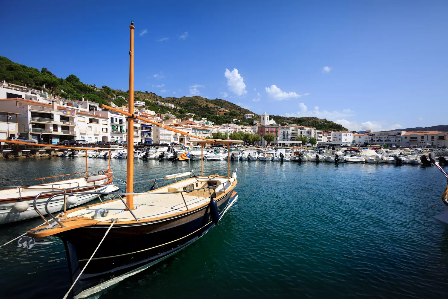 La pesca ha estat tradicionalment l’activitat primordial dels habitants del Port de la Selva