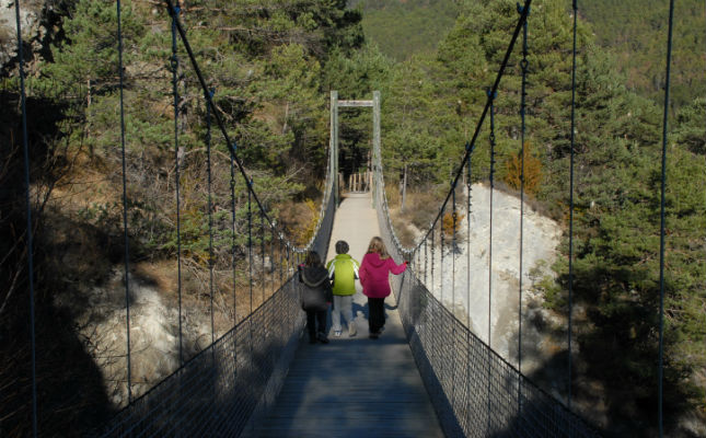 Pont penjant de la Via del Nicolau al tram de Bagà