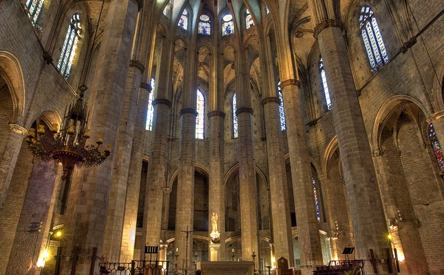 La construcció de Santa Maria del Mar és el centre de la història d'Ildefonso Falcones