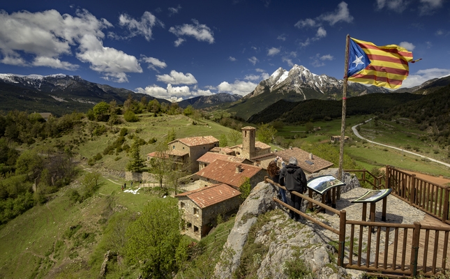 Vistes al Pedraforca des del mirador de la Gargallosa, al poble de Gisclareny