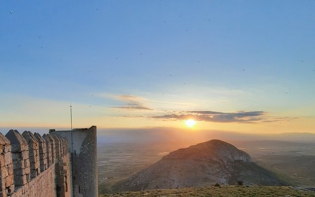 El castell de Montgrí, un dels miradors més coneguts del Baix Empordà