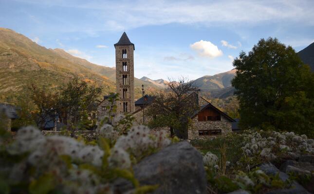 Santa Eulàlia d'Erill la Vall està construïda sobre la roca