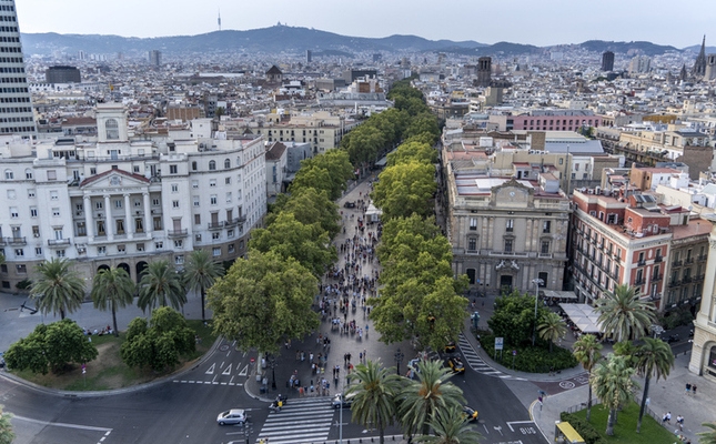 A més de turistes, la Rambla també amaga molts secrets literaris