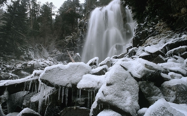 A l’hivern, la cascada de Ratera es vesteix de blanc - A l'hivern, la cascada de Ratera es vesteix de blanc