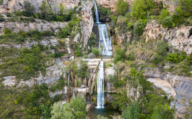 El salt del Tenes, a l’oest del monestir de Sant Miquel del Fai - El salt del Tenes, a l'oest del monestir de Sant Miquel del Fai