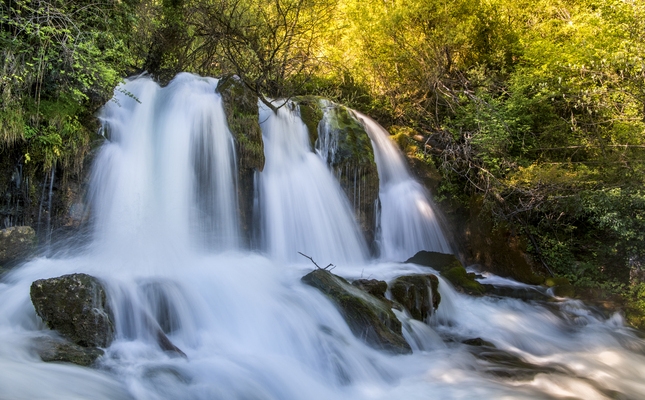 Cascada de l’Adou, on neix el riu Bastareny - Salt d'aigua de l'Adou, on neix el riu Bastareny