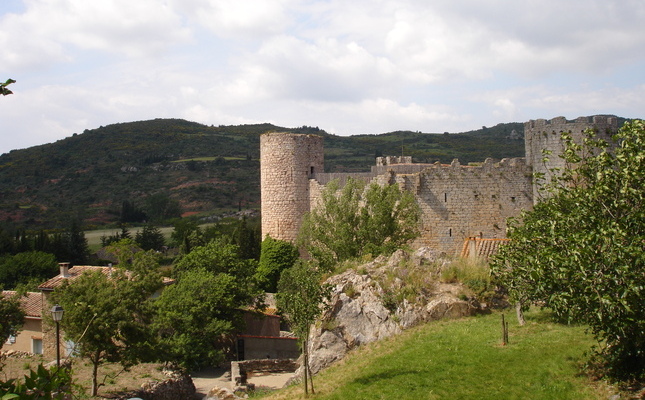 La fortalesa de Villerouge-Termenès, al centre del poble del mateix nom