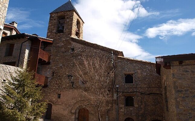 L’església de Sant Climent de Fórnols forma part del conjunt de retaules gòtics de la vall