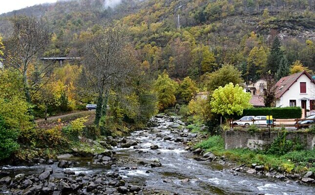 El riu Lauza al seu pas per Ax-les-Thermes