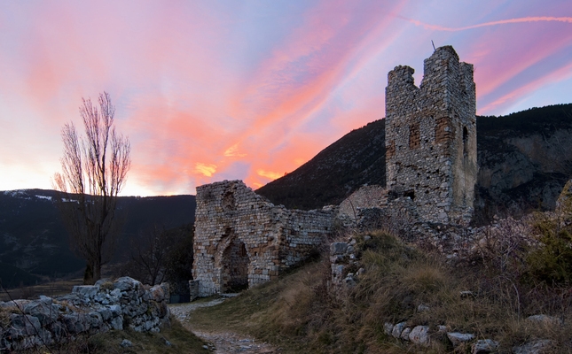 Un cel d'ensomni sobre el castell de Gòsol