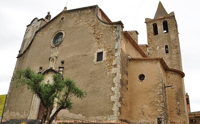 L'església de Sant Sadurní de l’Heura manté el seu antic campanar del segle XI