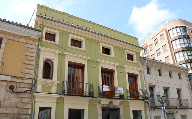 Façana del casino, al carrer del Sequial, número 3