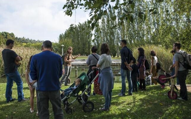 L’Escola de Natura de Banyoles organitza activitats familiars a la vora de l’estany