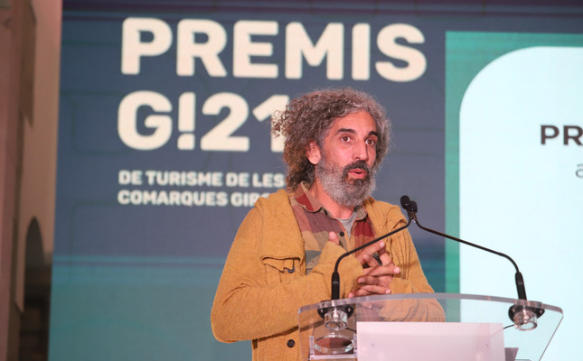 Álvaro Sanz recull del Premi G! de comunicació turística