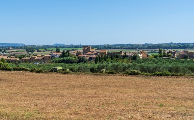 Sant Feliu de Boada des de la distància