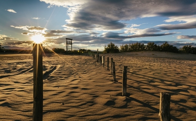 La platja de Can Comes es troba al Parc Natural dels Aiguamolls de l'Empordà