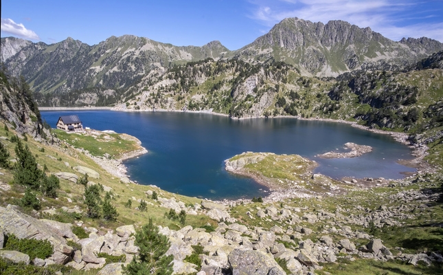 L’estany i el refugi de Colomers