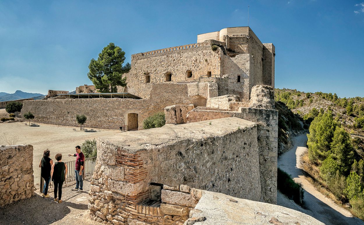 El castell de Miravet és un gran castell templer