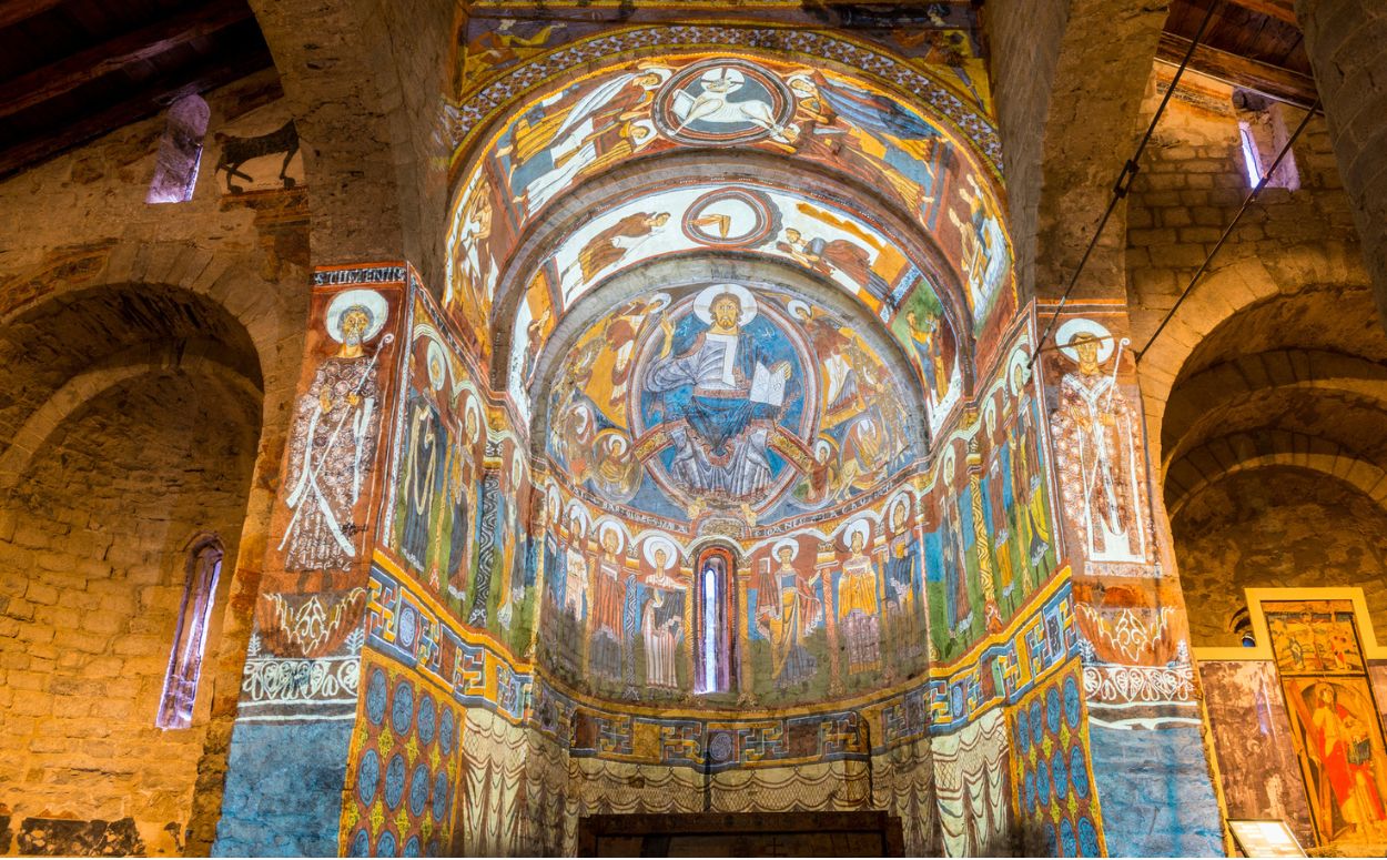 L’església de Sant Climent de Taüll és la imatge emblemàtica del romànic de la Vall de Boí gràcies a les pintures del Crist en Majestat