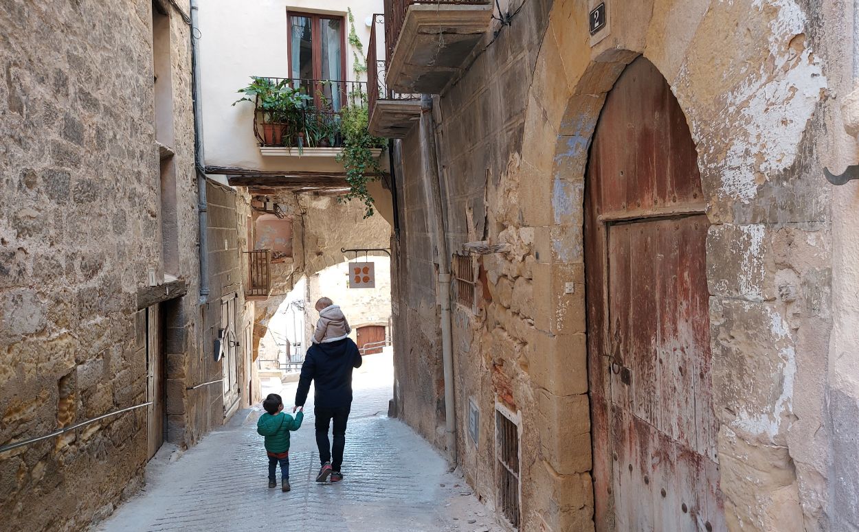 El centre d'Horta de Sant Joan està ple de cases gòtiques i renaixentistes