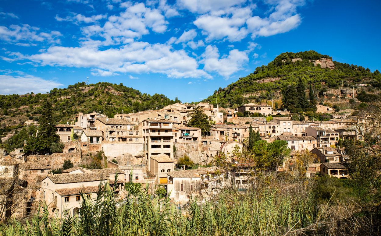 Panoràmica del pintoresc poble de Mura