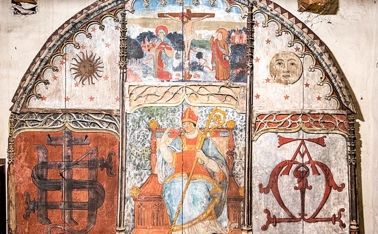 El retaule de l'església de Sant Serni de Nagol, a Sant Julià de Lòria, conserva els frescos romànics més antics del país.