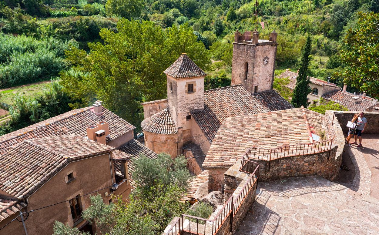 Vista de Mura per sobre de l'església de Sant Martí
 