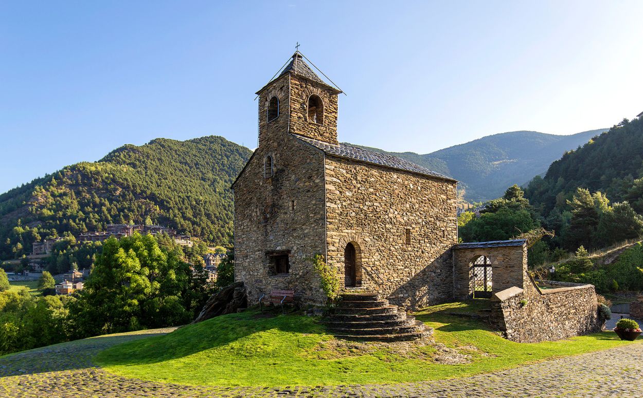 Sant Cristòfol d'Anyós, a la Massana, conserva frescos del Mestre de Santa Coloma