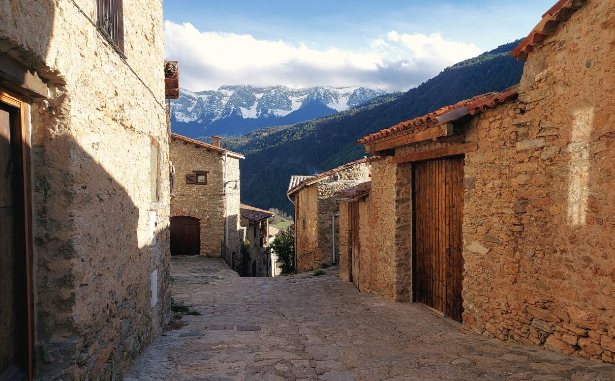 La pedra és la protagonista als carrers d'Arsèguel