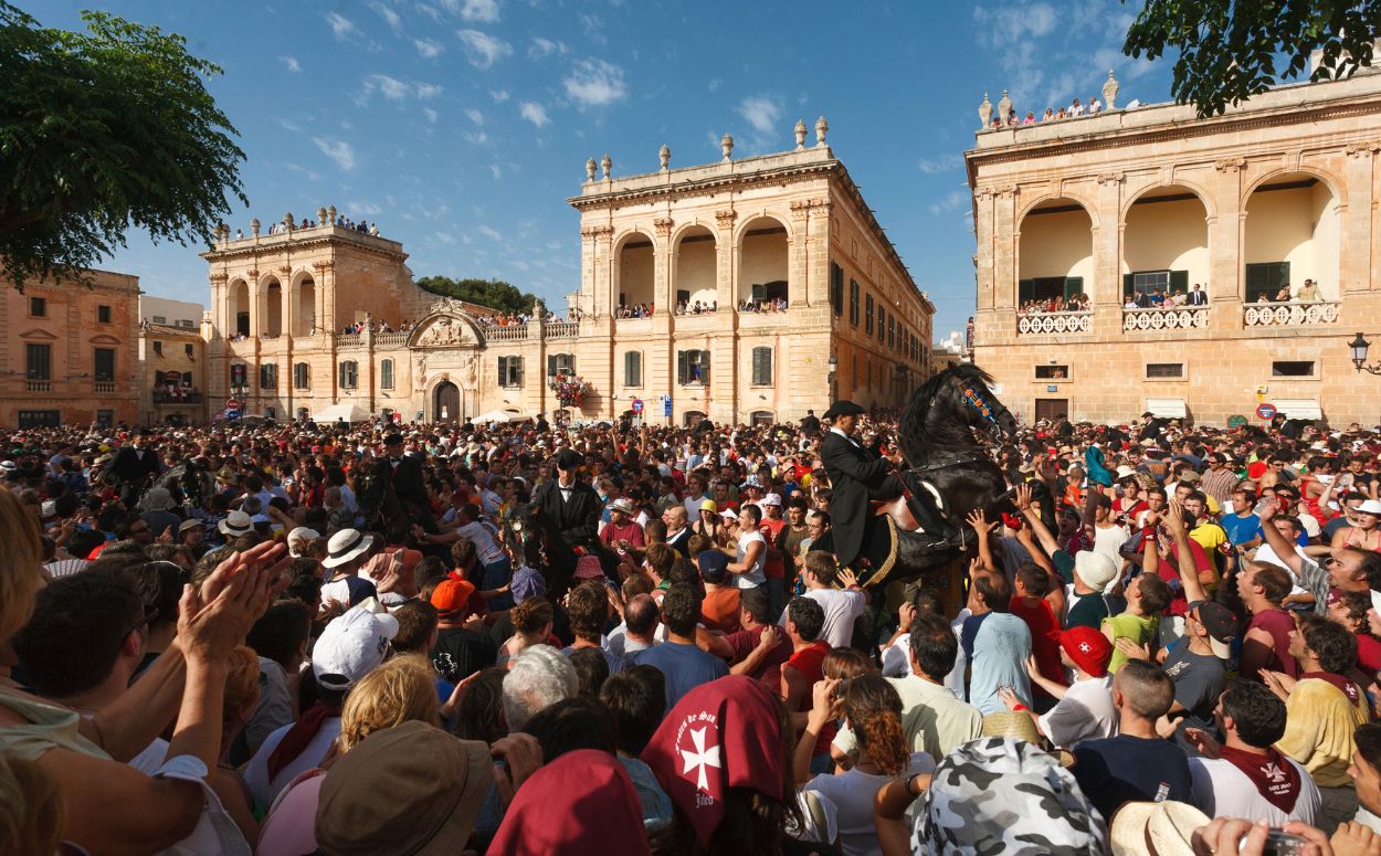 Festes de Sant Joan a la plaça des Born de Ciutadella