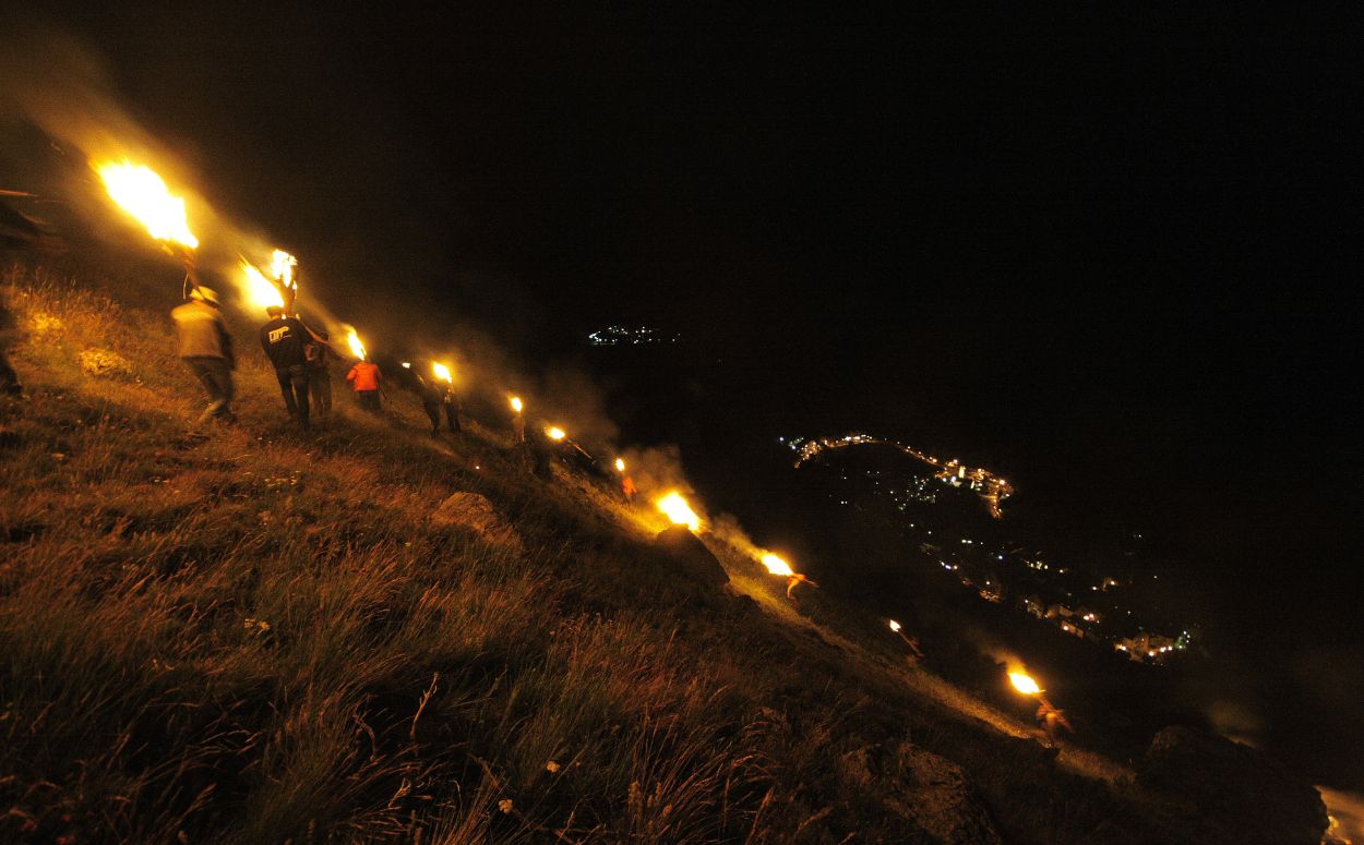 Espectacular baixada nocturna de falles de Taüll, a la Vall de Boí