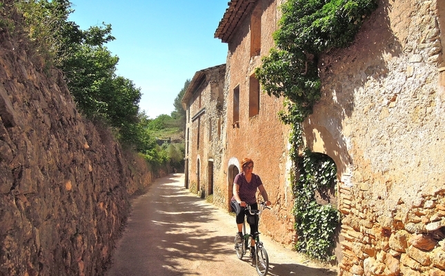 Pedalem per la serra de Llaberia després d'haver descobert els racons amagats de les muntanyes de la vall de Llors.