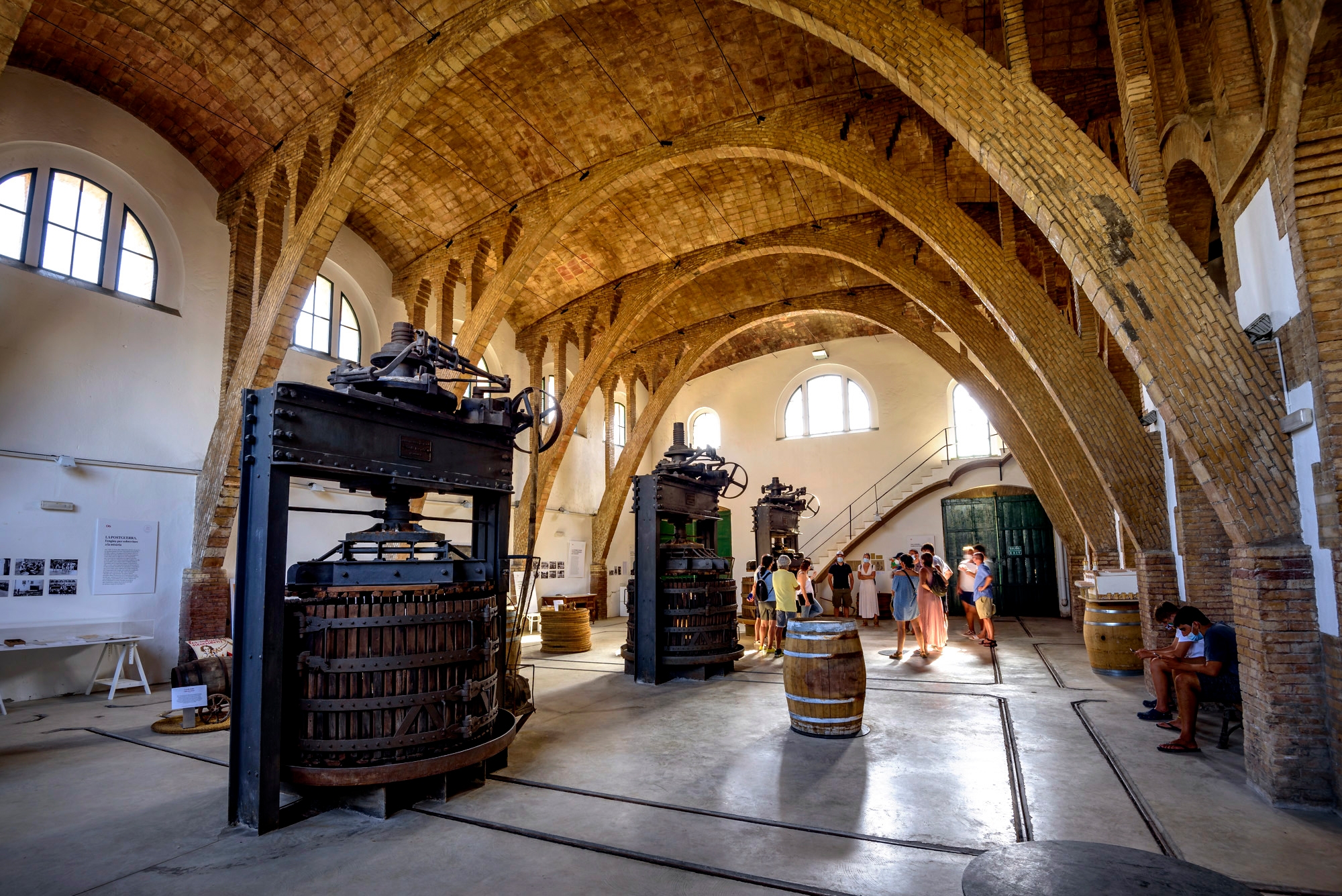 Interior del Celler Cooperatiu de Gandesa