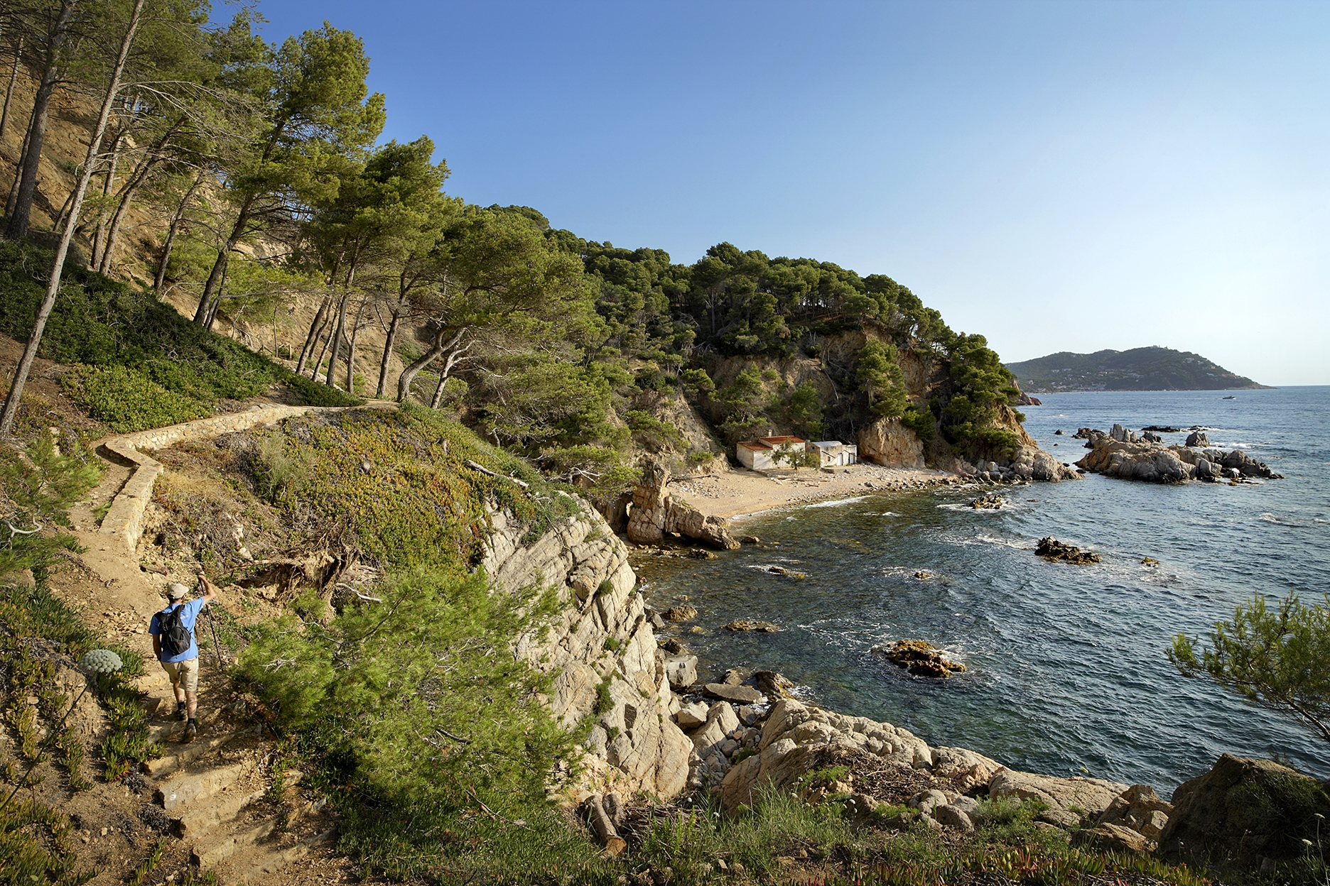 La cala del Crit és al terme de Mont-ras.