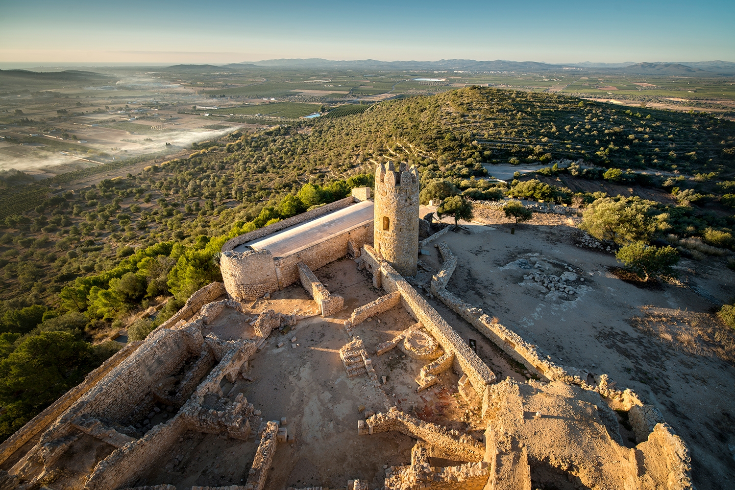 Des del castell d'Ulldecona es gaudeix d’una magnífica panoràmica del Montsià i el Maestrat