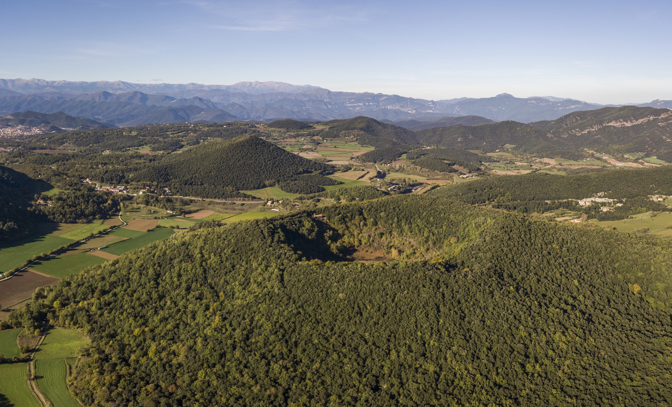 Vista aèria del Parc Natural de la Zona Volcànica de la Garrotxa