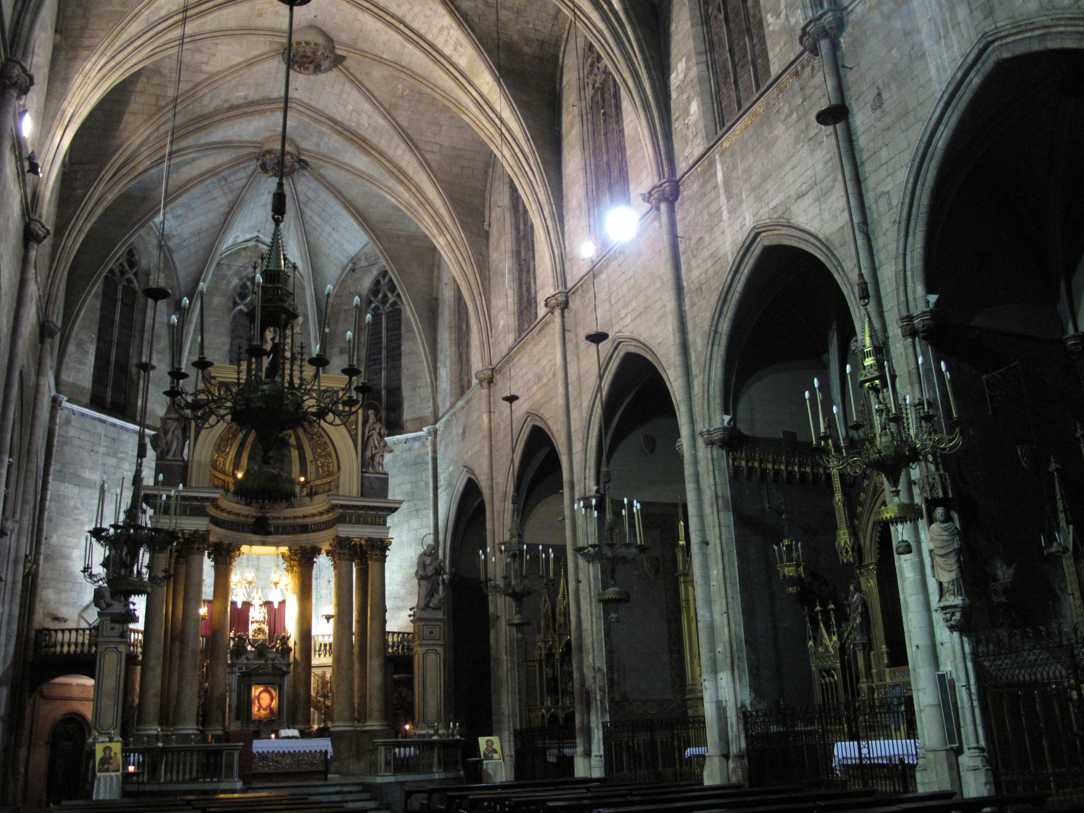 Interior de l'església de Sant Just