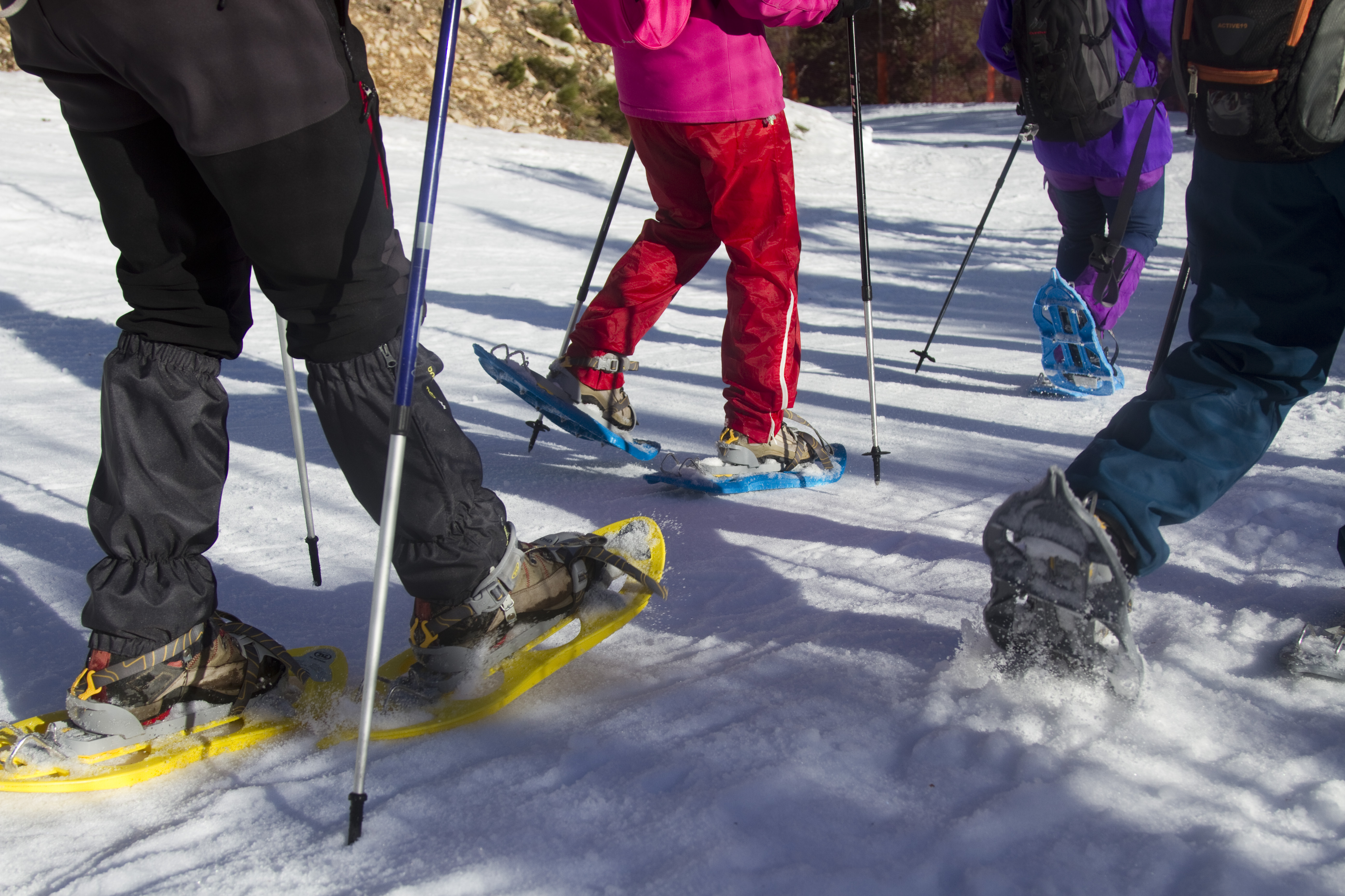 Les raquetes permeten caminar còmodament sobre la neu.