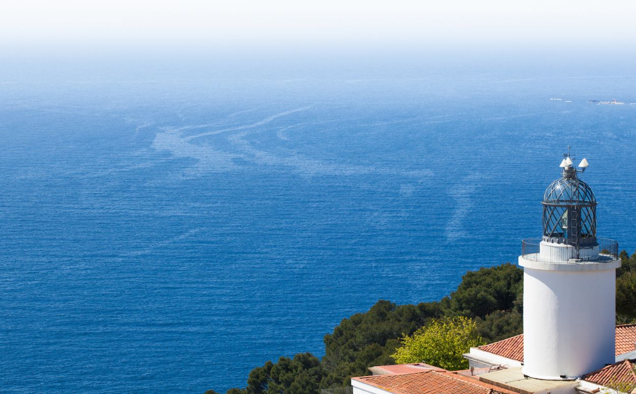 Vistes al mar des del far de Sant Sebastià