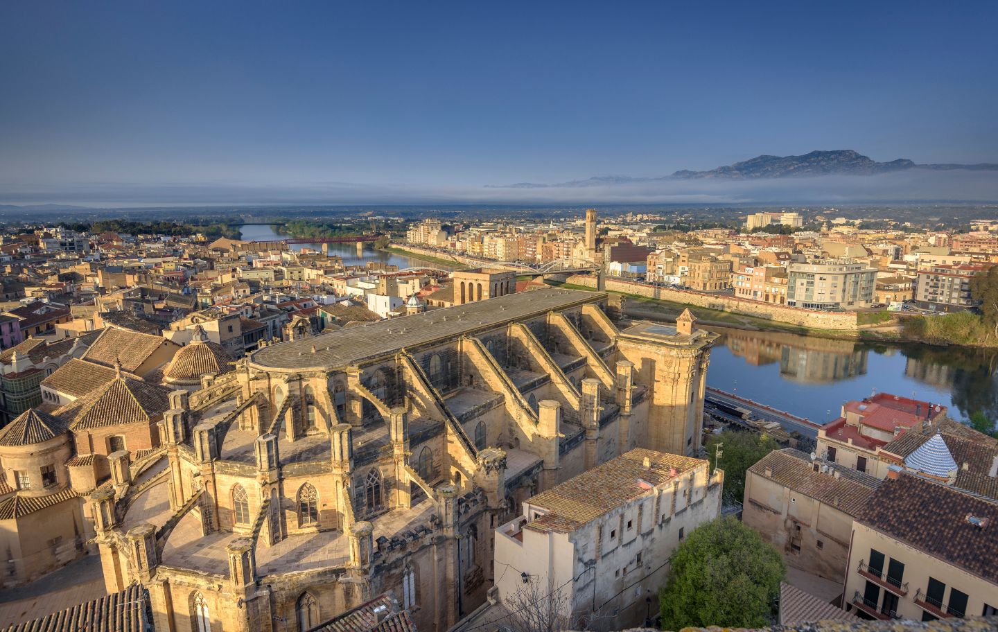 Sortida de Sol a Tortosa, vista des del mirador del Castell de la Suda, actual Parador Nacional