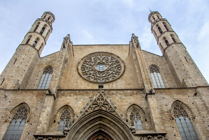 La façana de Santa Maria del Mar, sempre imponent