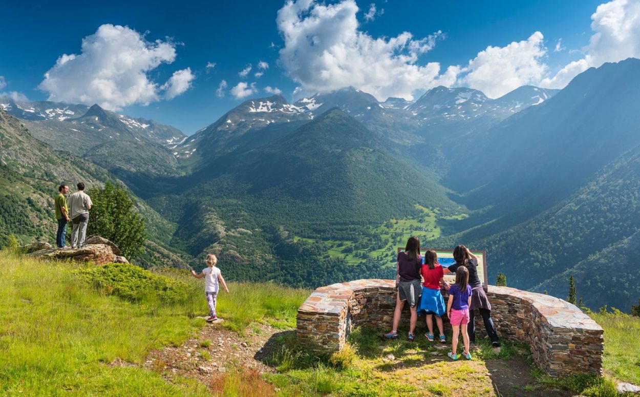 Mirador de Corbiu, al Parc Natural Alt Pirineu, als Pirineus de Catalunya