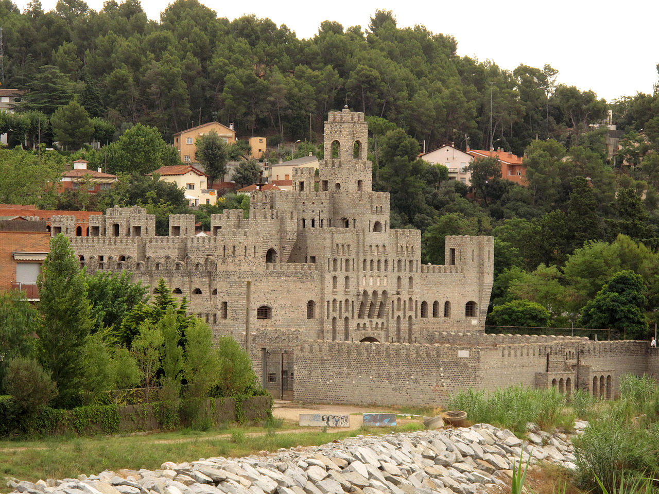 Curiós castell de les Fonts