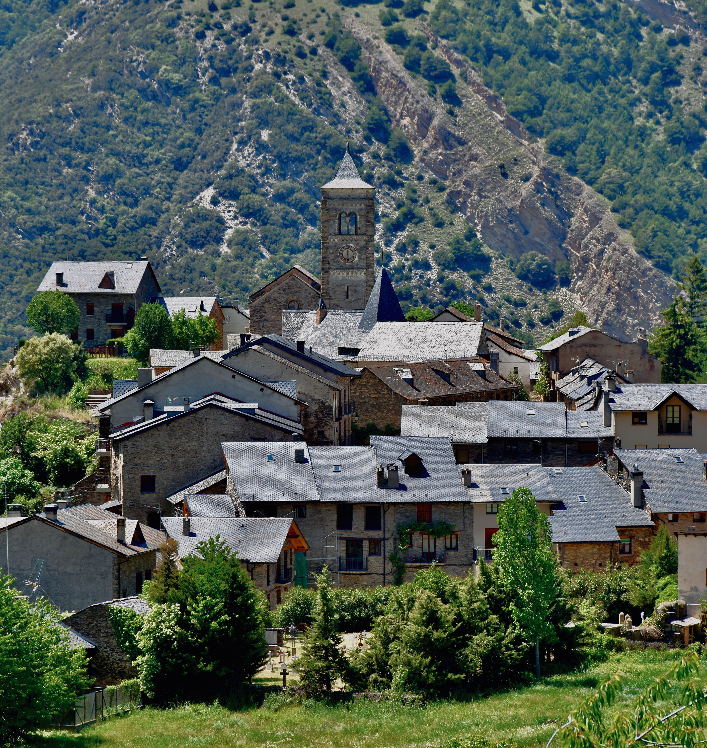 Farrera de Pallars és el poble on el Centre d’Art i Natura desenvolupa la seva activitat