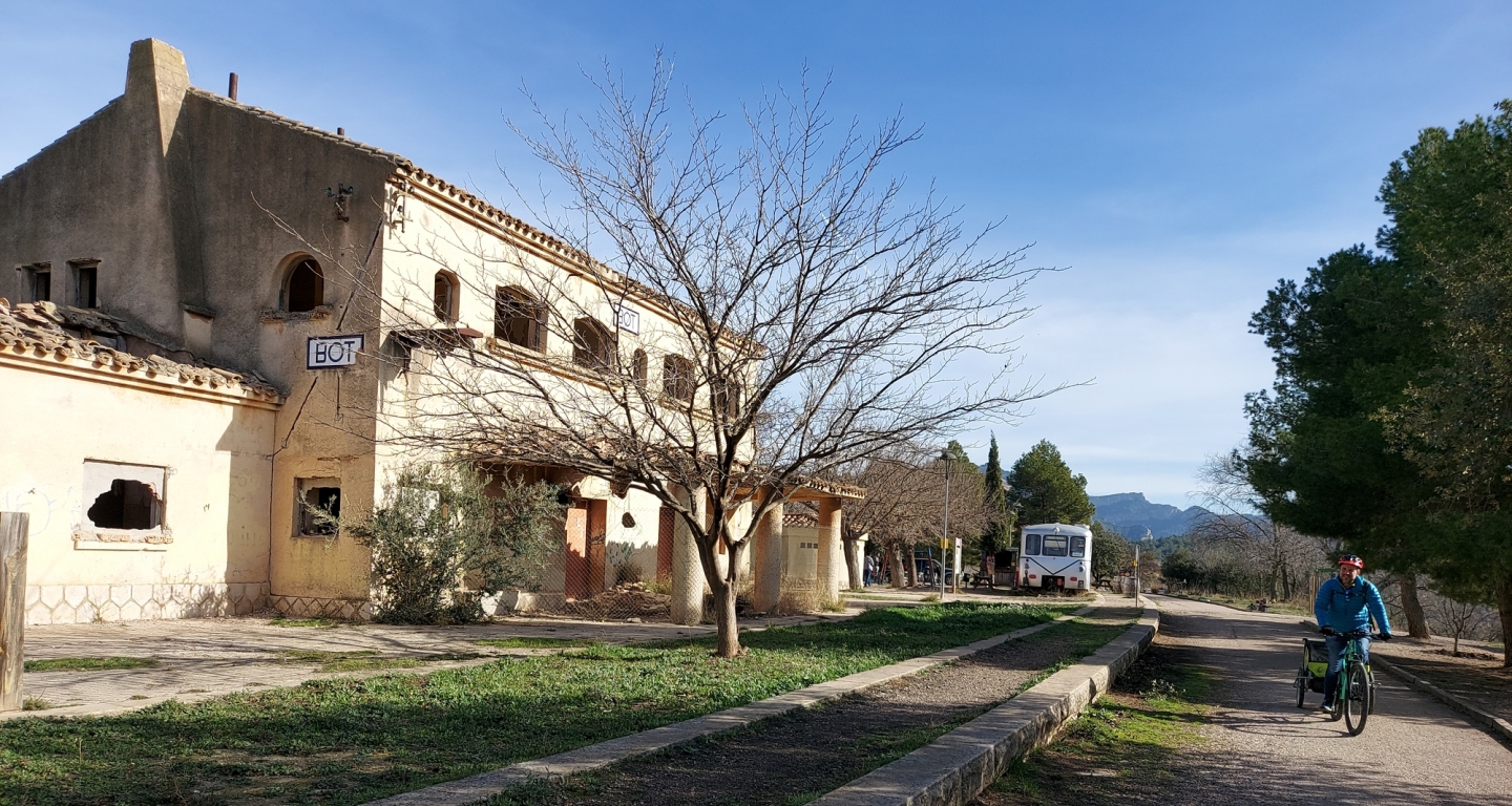 Un dels atractius de la via verda de la Val de Zafán són les antigues estacions de tren