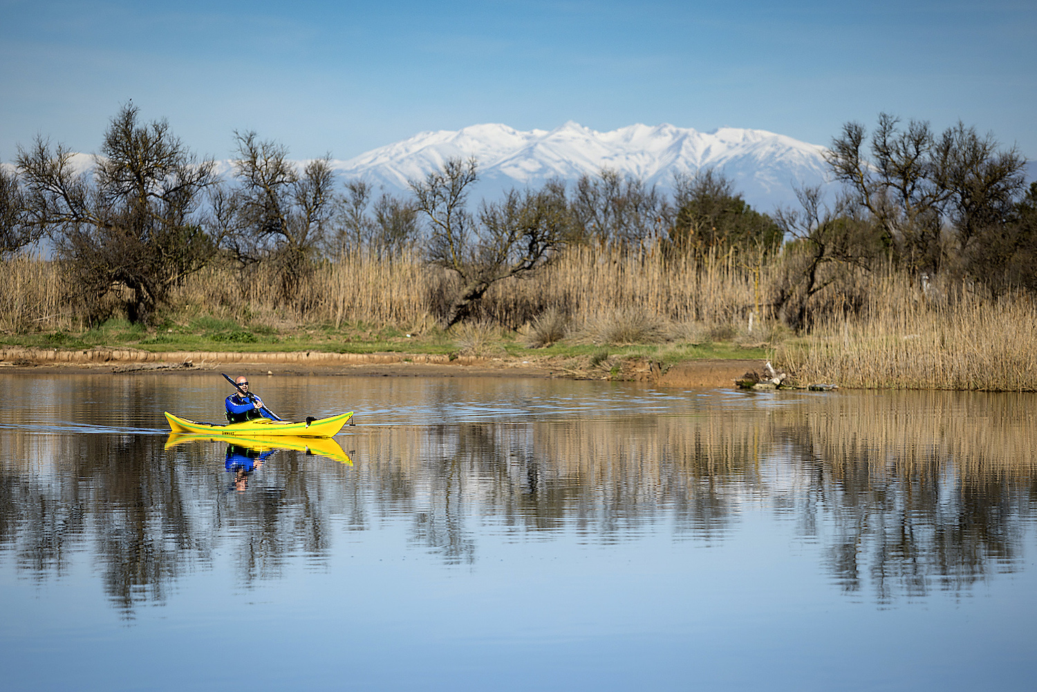 El caiac és una bona manera de descobrir l’estany del Cortalet 