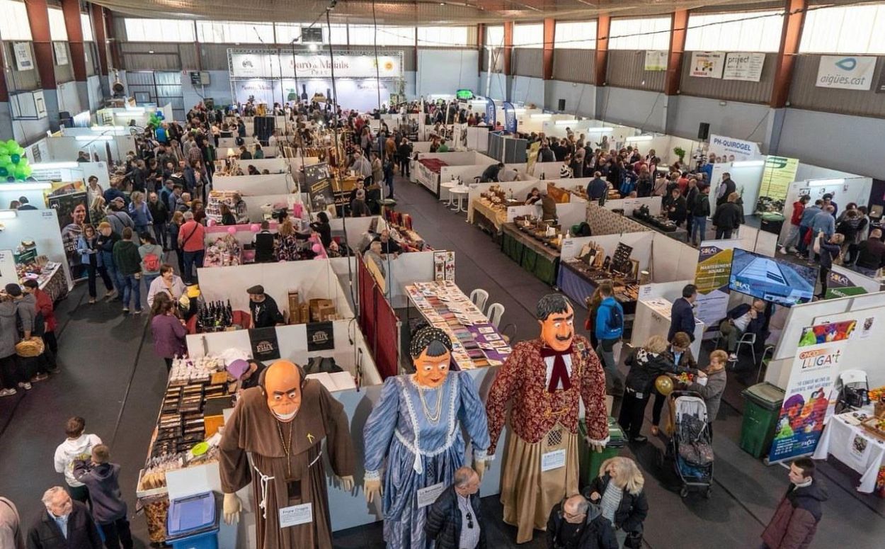 Expositors plens de cultura i tradició acompanyen la Fira de l'Oli de Maials