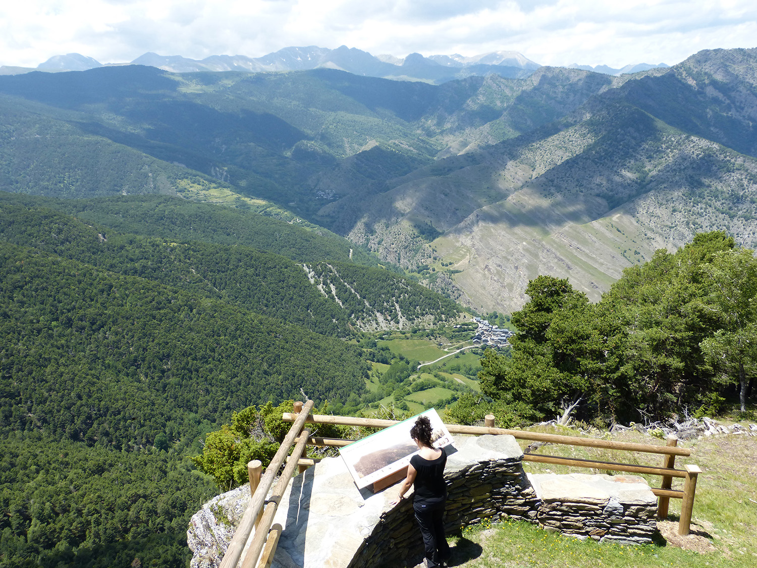 Ascensió a Sant Jaume d'Arestui, una ermita estratègica